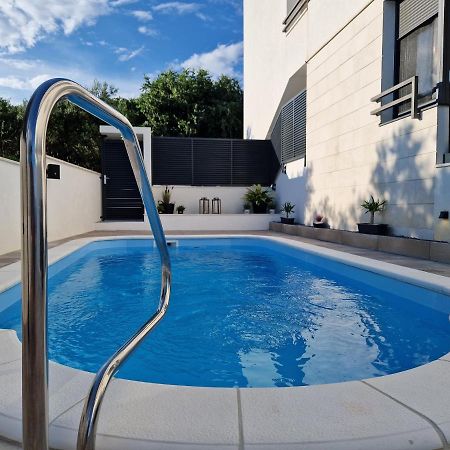 Apartman Marcelina 1 With Private Pool Трогір Екстер'єр фото