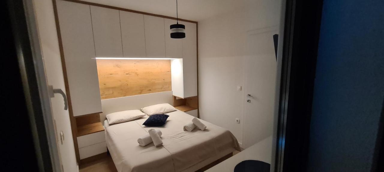 Apartman Marcelina 1 With Private Pool Трогір Екстер'єр фото