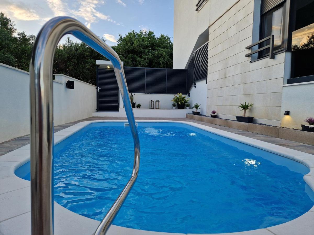 Apartman Marcelina 1 With Private Pool Трогір Екстер'єр фото