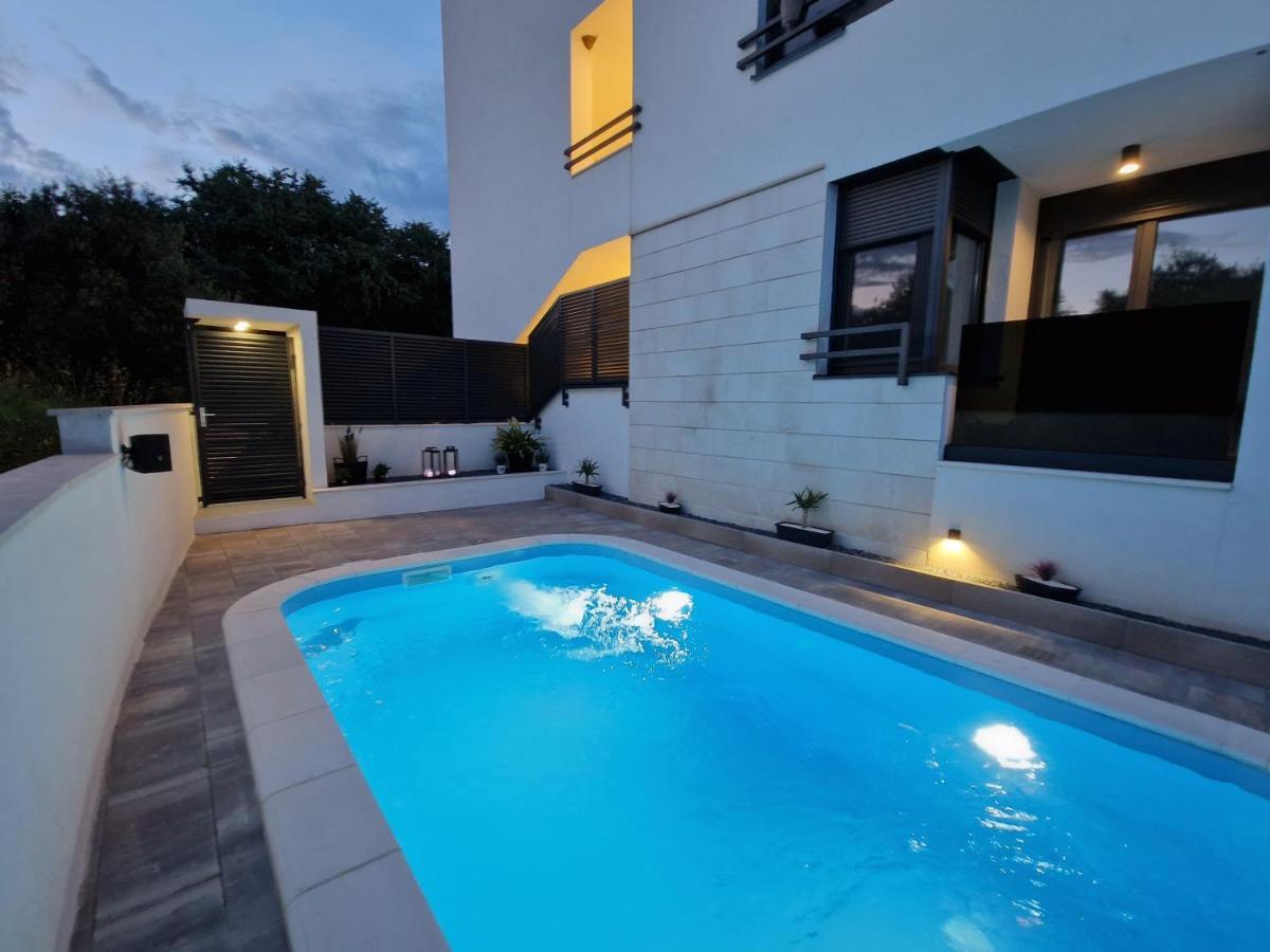 Apartman Marcelina 1 With Private Pool Трогір Екстер'єр фото